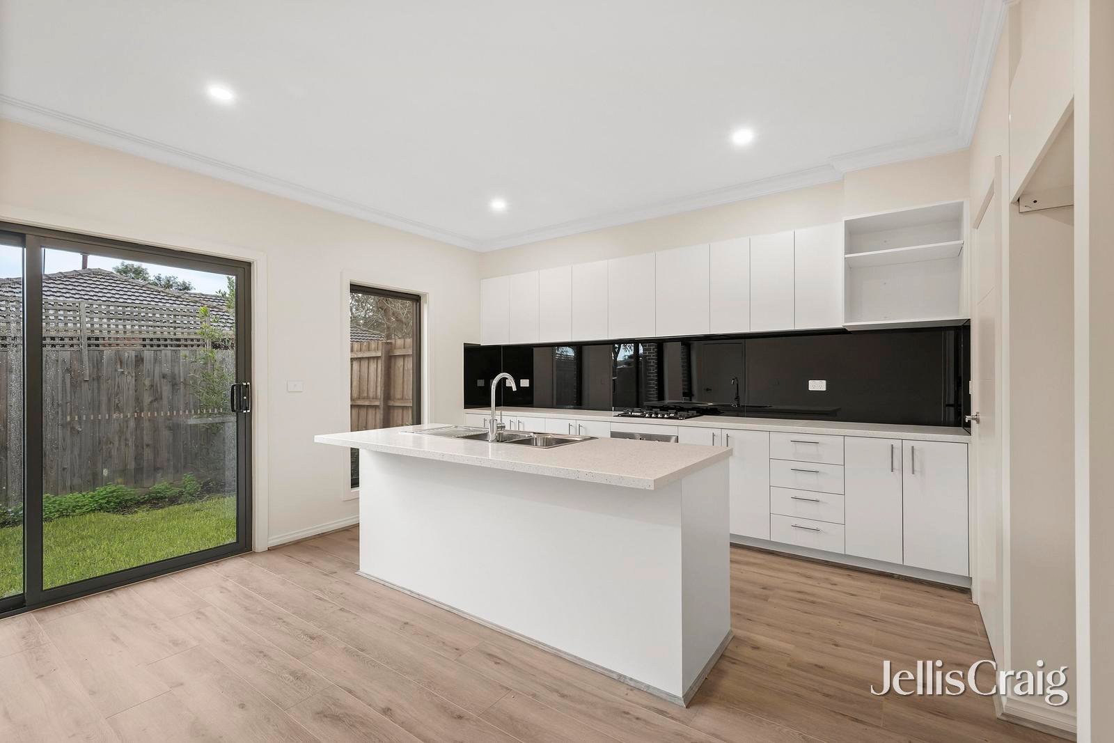 1-2/28 Highland Crescent, Mooroolbark image 18