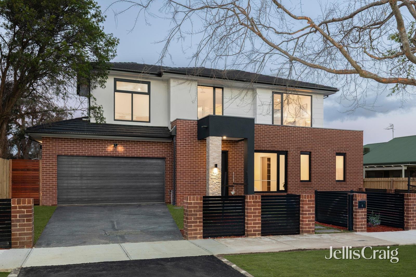 1 & 2/32 Victoria Street, Box&nbsp;Hill image 1
