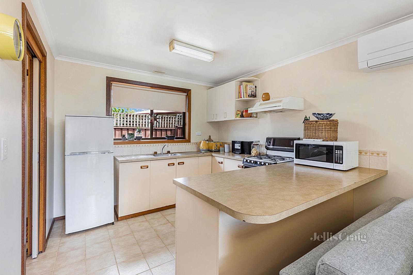 1 & 2/39 Caroline Chisholm Drive, Kyneton image 3