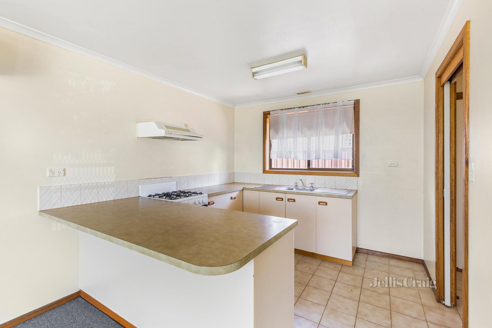 1 & 2/39 Caroline Chisholm Drive, Kyneton image 6