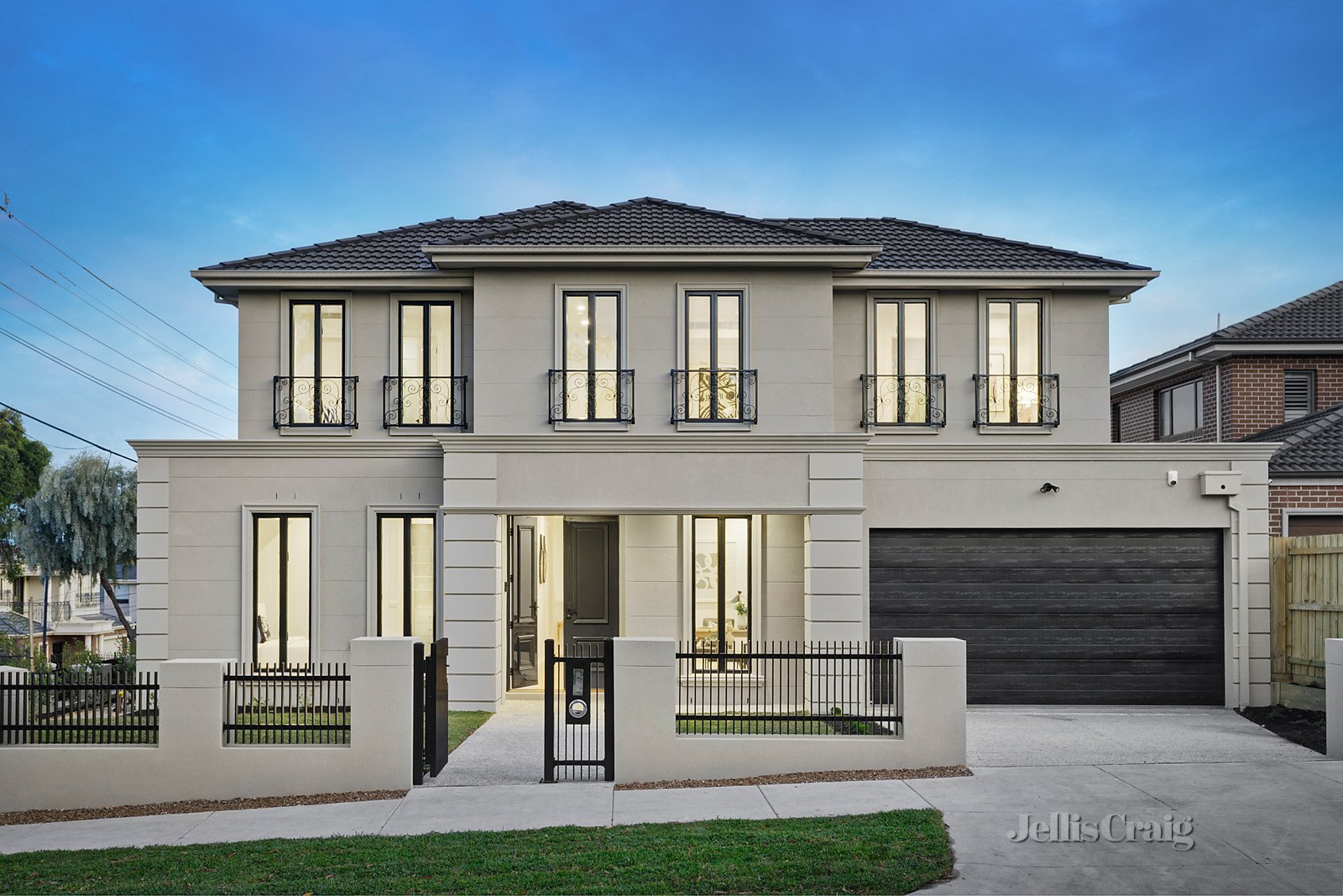 1 & 2/6 Lincoln Avenue, Glen Waverley
- Print Image 1