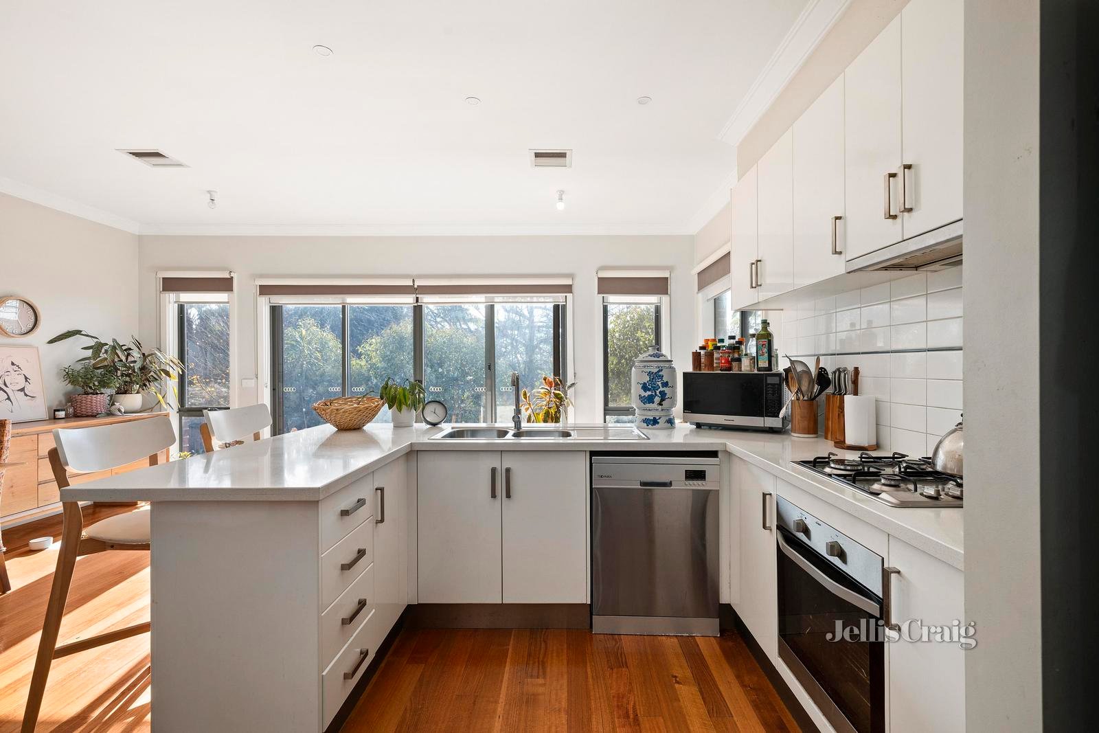 1 & 2/63 Victoria Road, Chirnside Park image 4