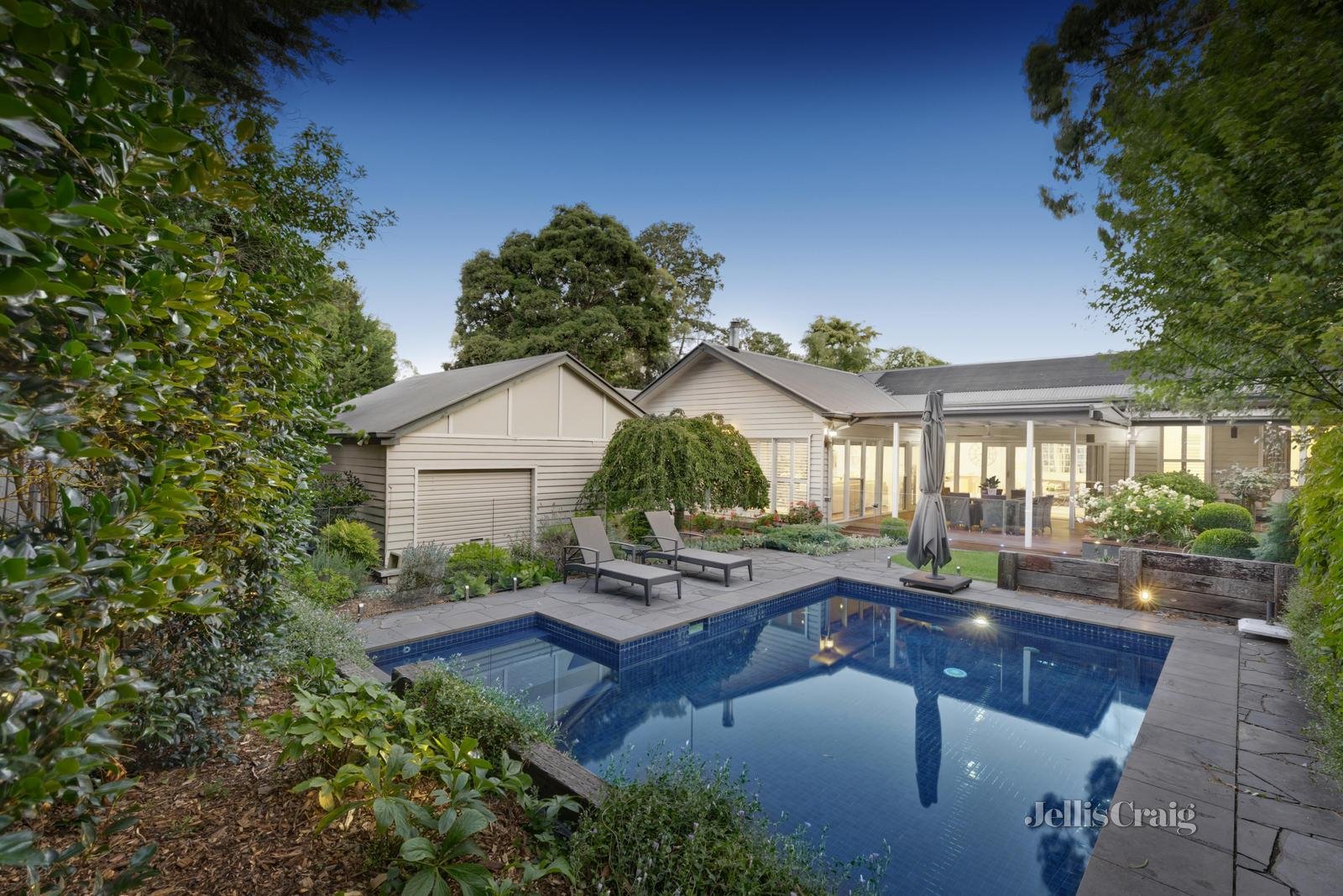 1-3 Daintree Avenue, Park Orchards image 14