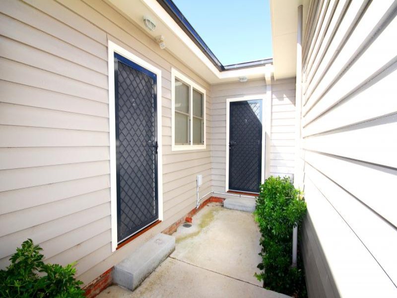 1-4/108 York Street, Golden Point image 5