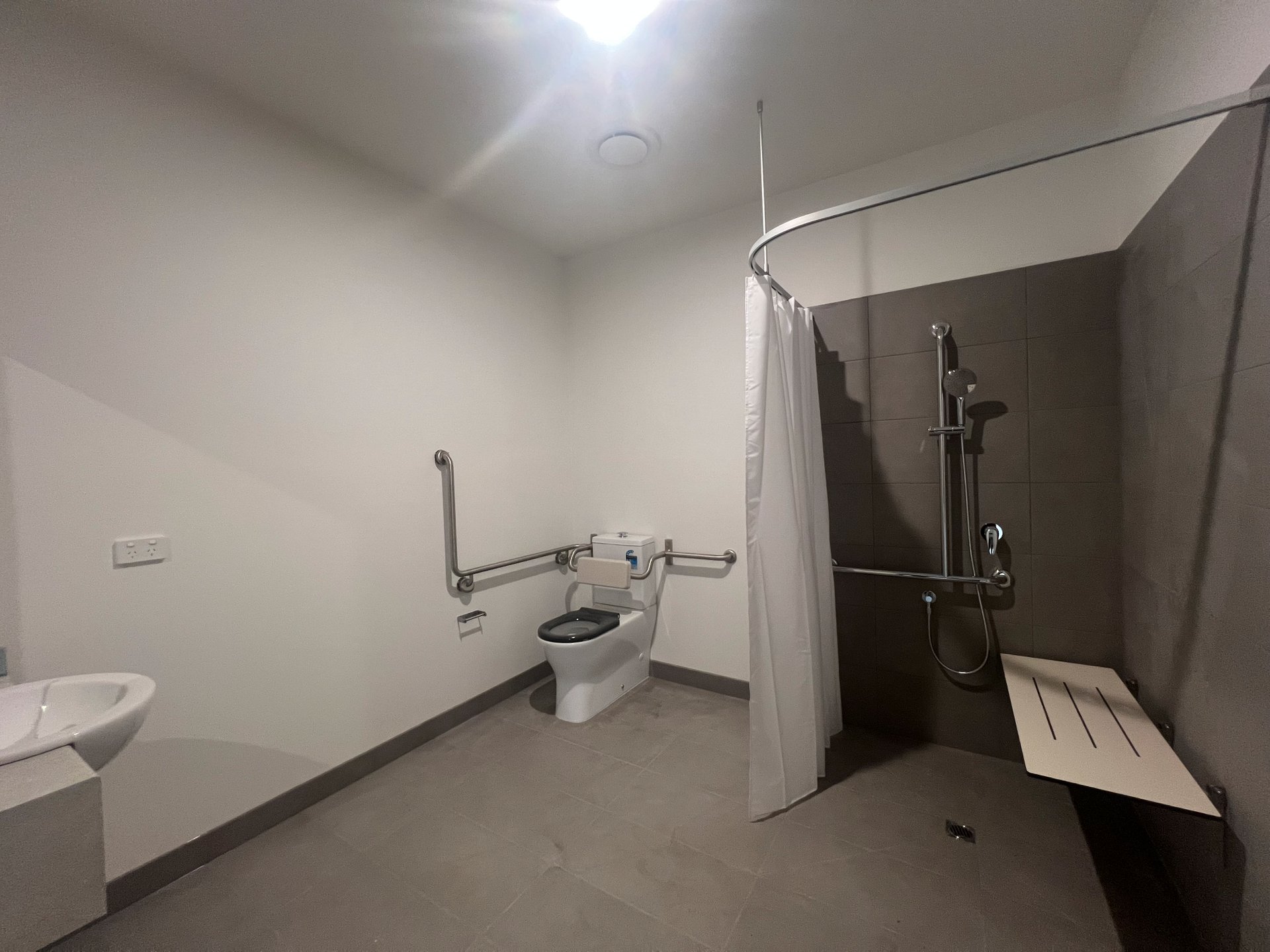1-5/2 Greta Street, North Shore image 12