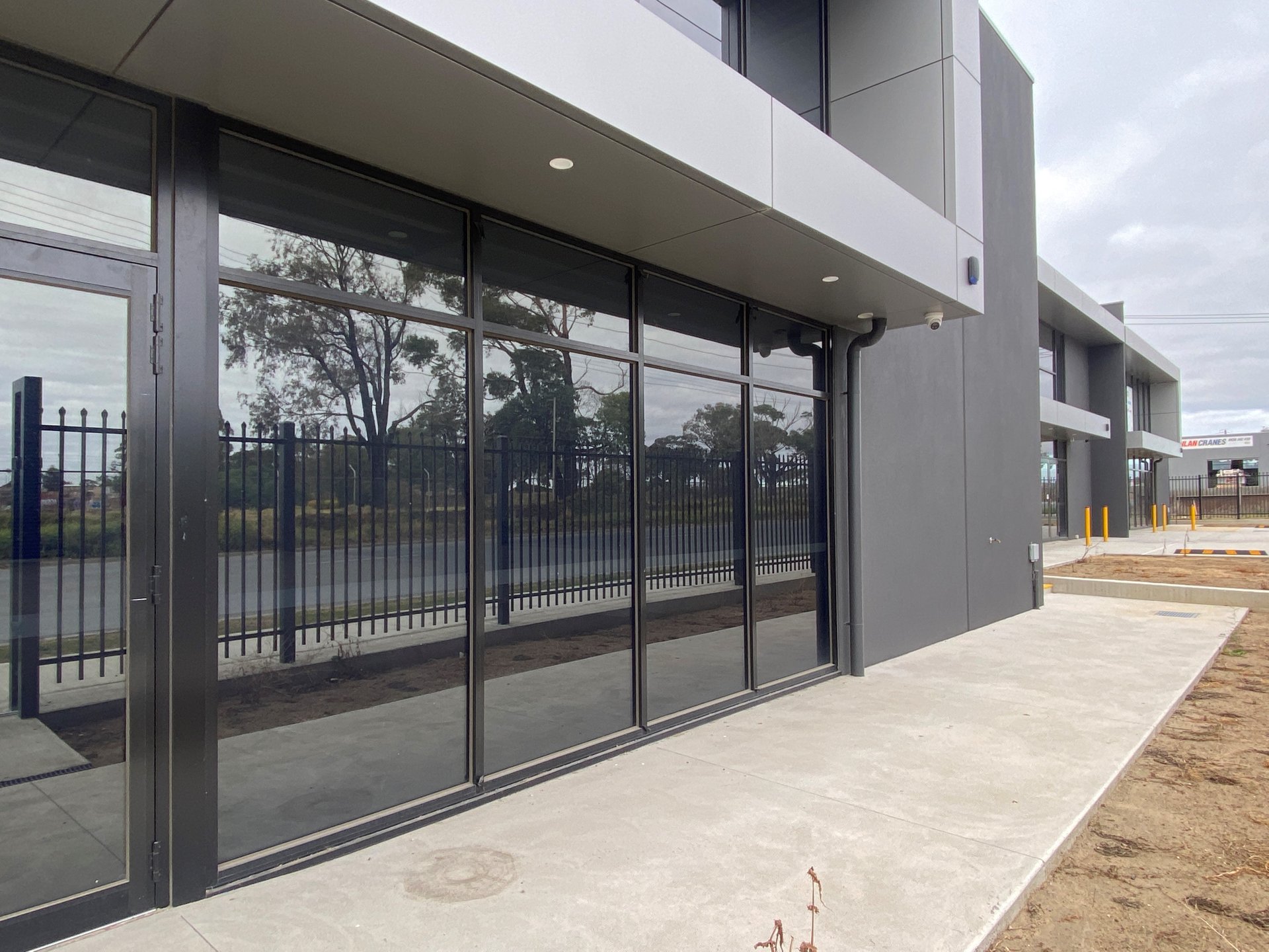 1-5/2 Greta Street, North Shore image 17