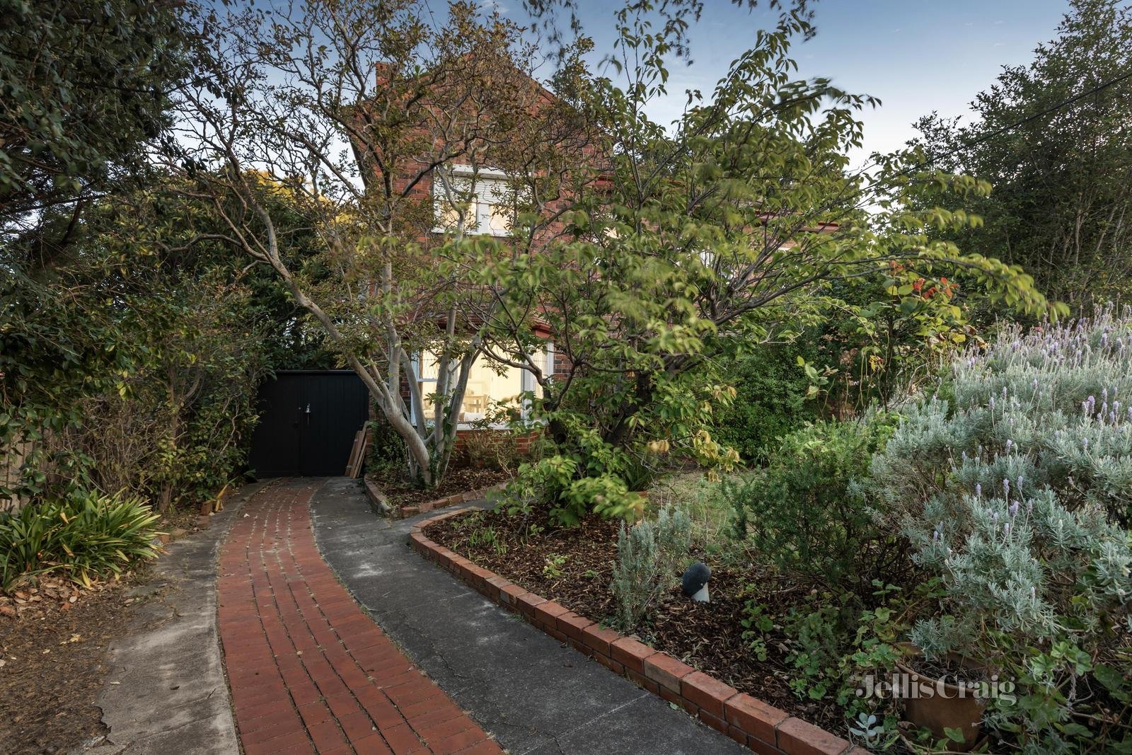 1 Acheron Avenue, Camberwell image 1