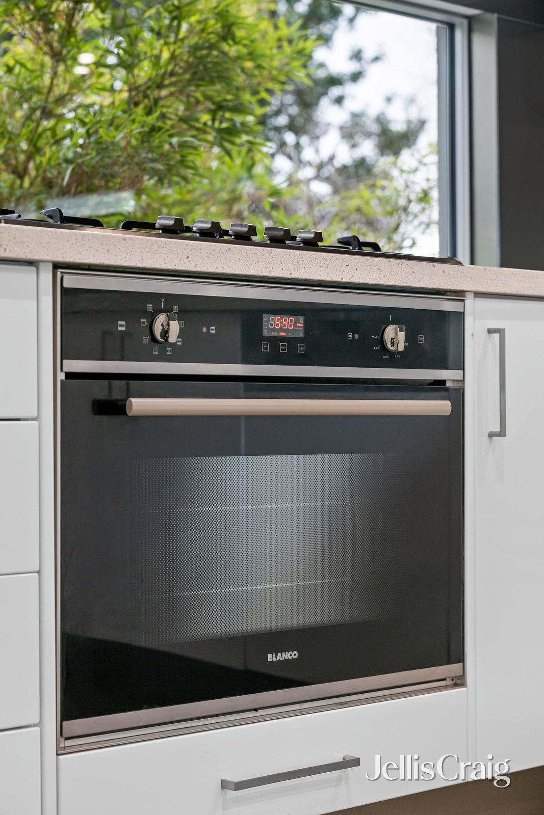 1 Acorn Grove, Mooroolbark image 5