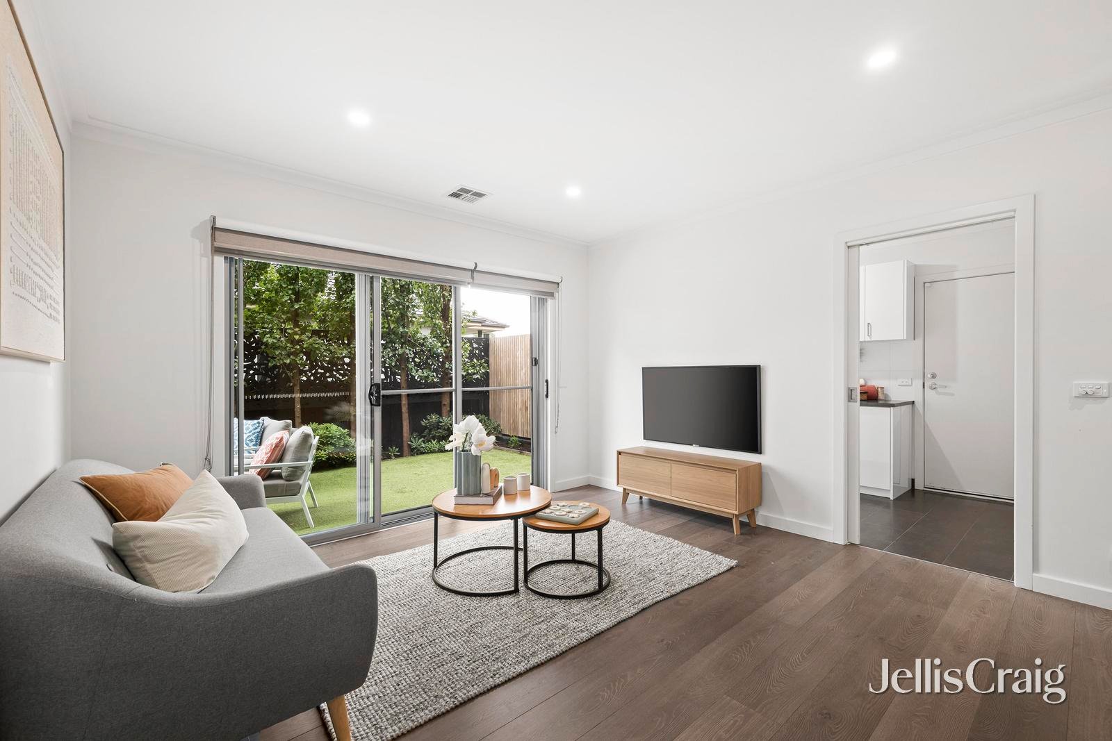 1 Acorn Grove, Mooroolbark image 7