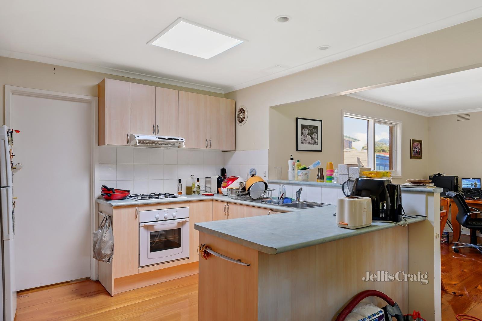 1 Agnes Court, Glen Waverley image 3