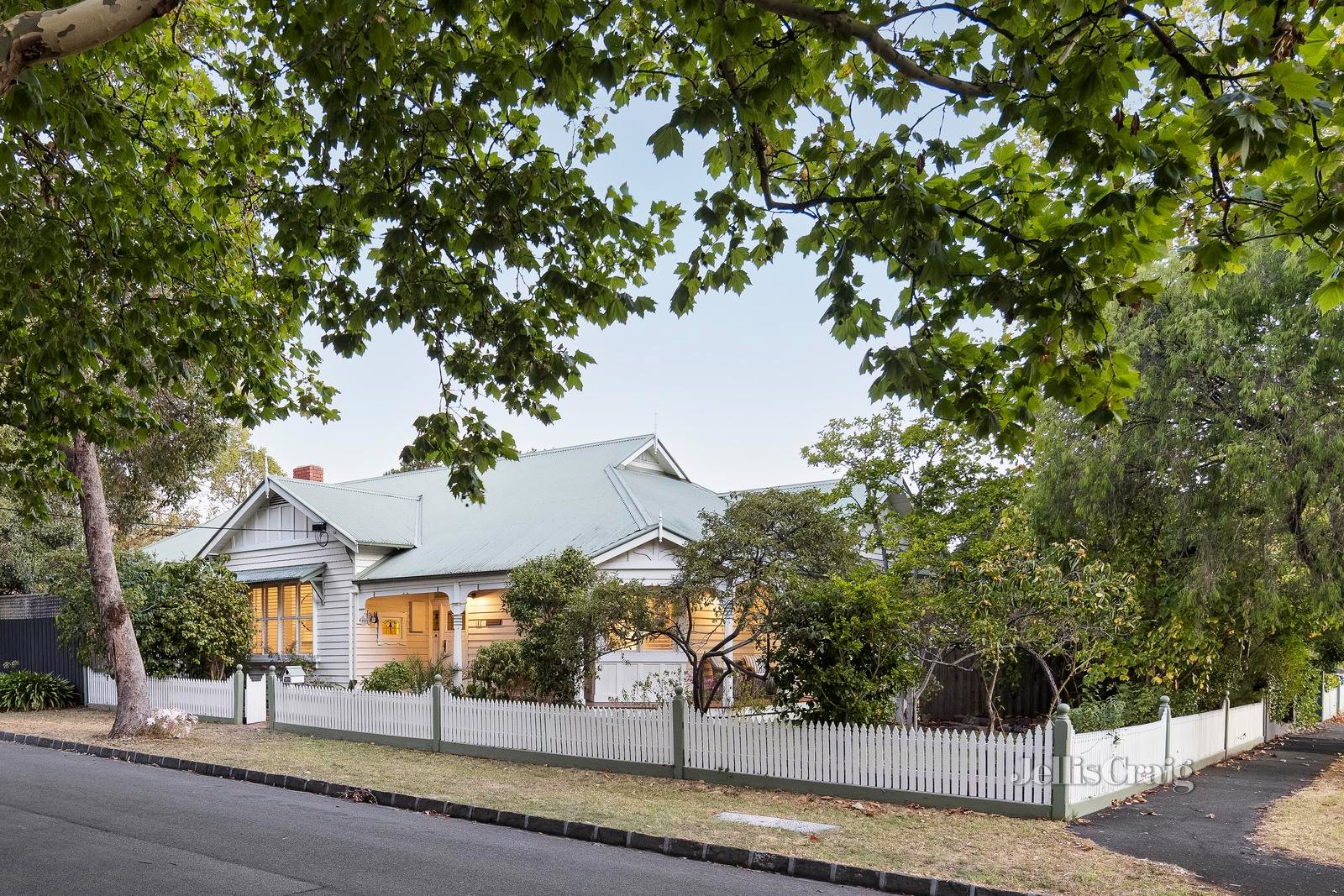 1 Albert Street, Surrey Hills image 1