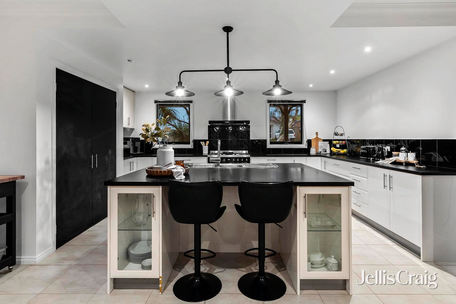 1 Antony Drive, Mornington image 4
