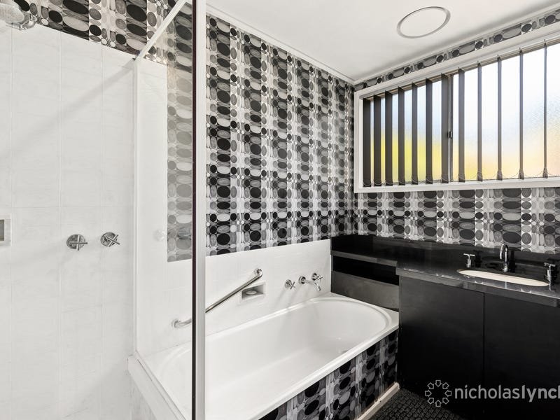Property Gallery Thumbnail 8