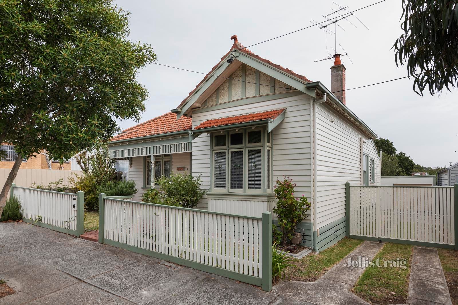 1 Auburn Avenue, Northcote image 1