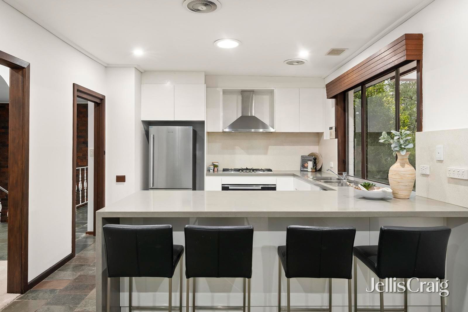 1 Avoca Court, Croydon North image 4