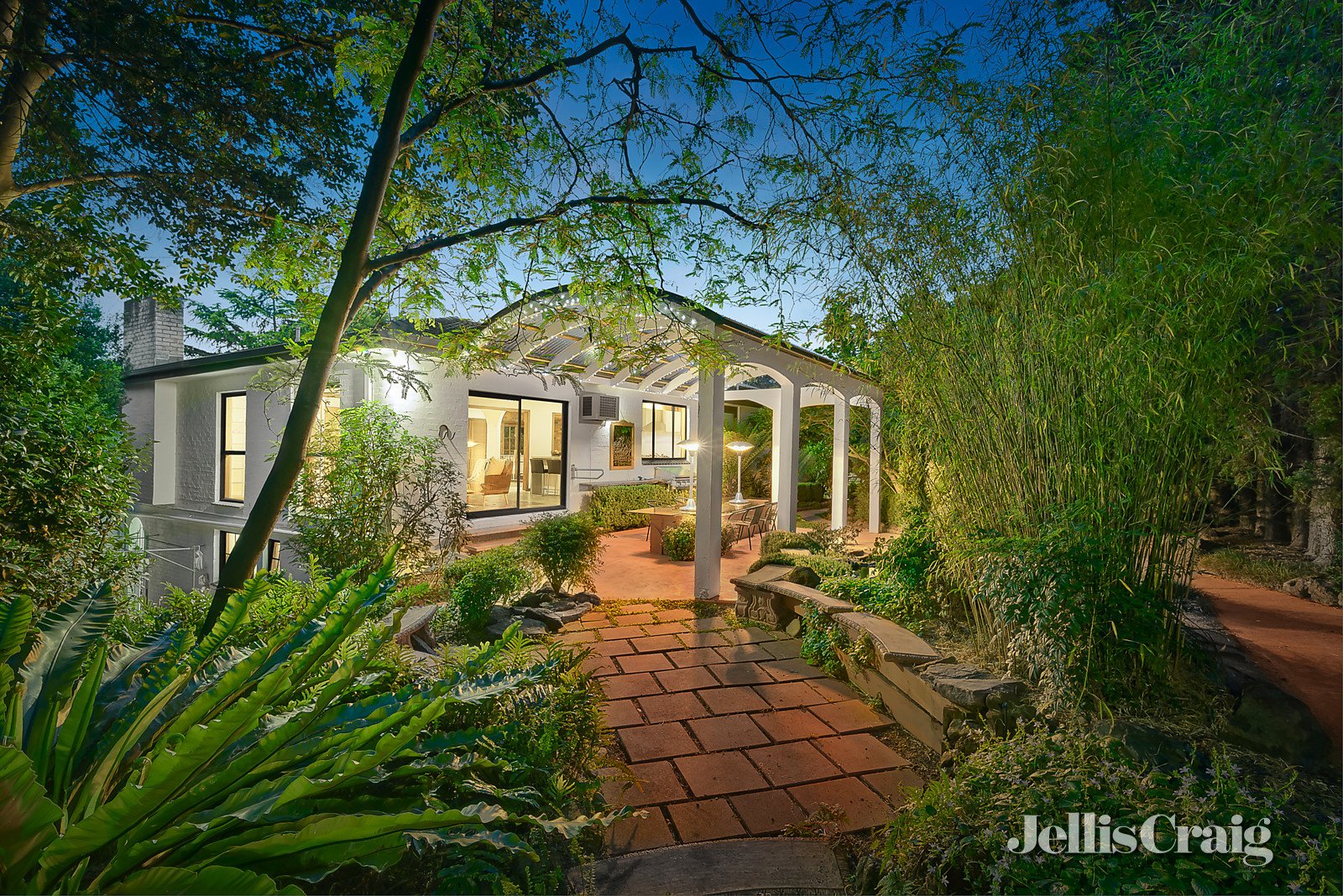 1 Avoca Court, Croydon North image 9