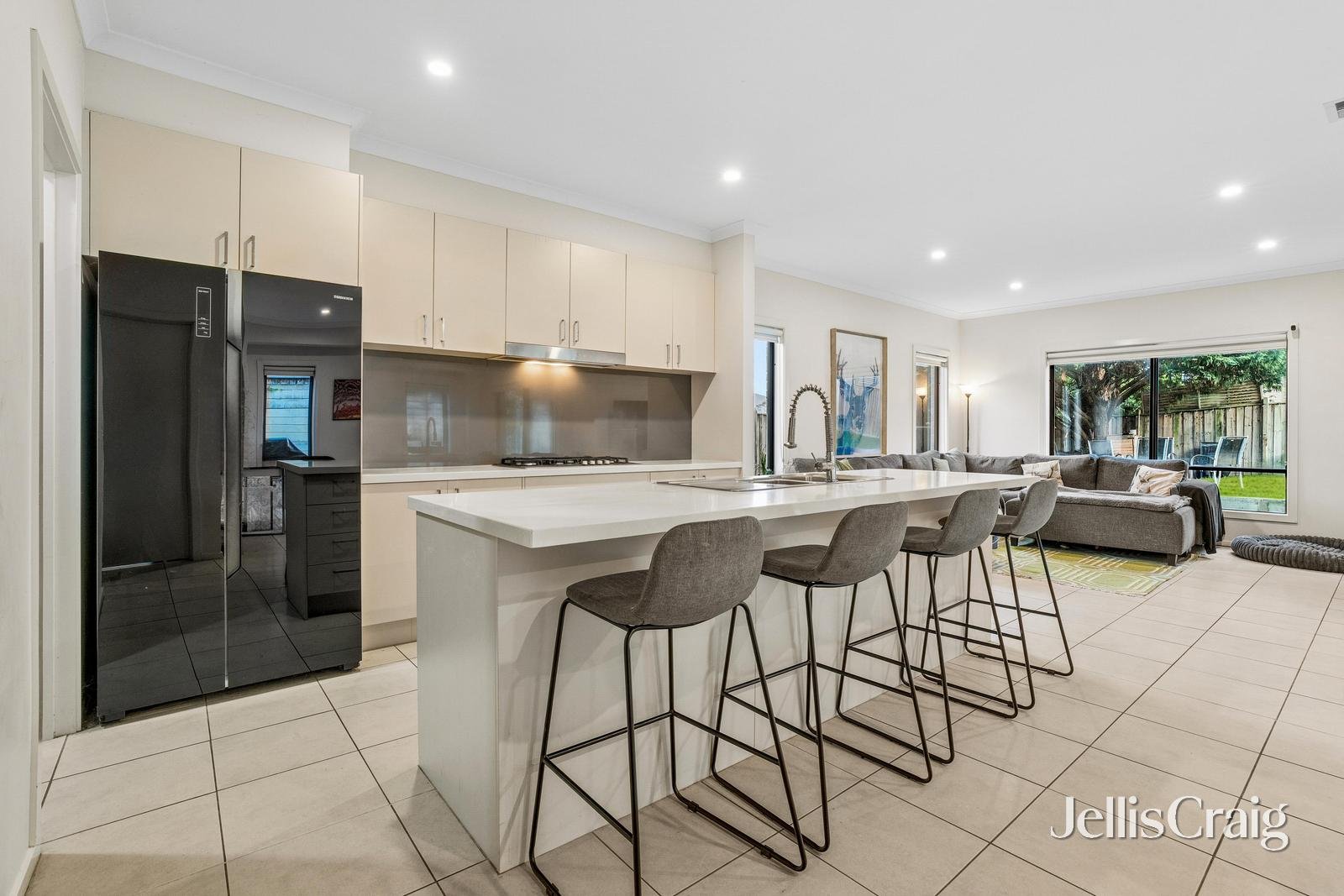 1 Baddeley Circuit, Croydon image 4