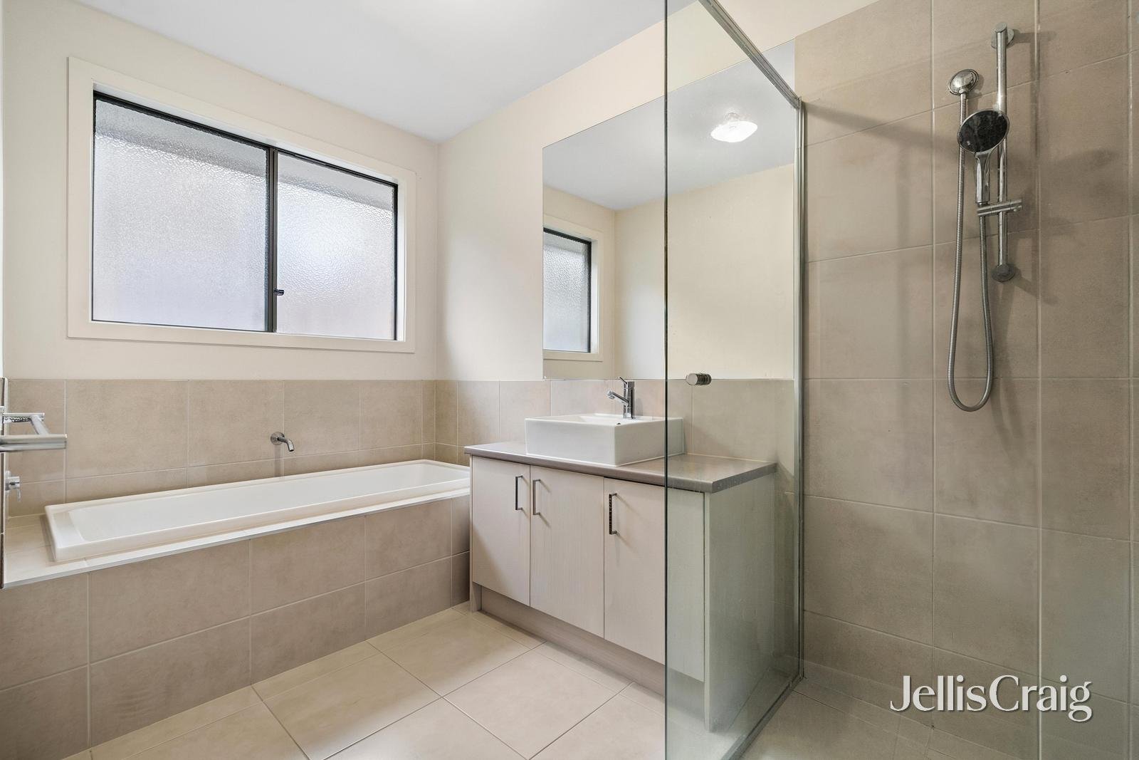 1 Baddeley Circuit, Croydon image 6