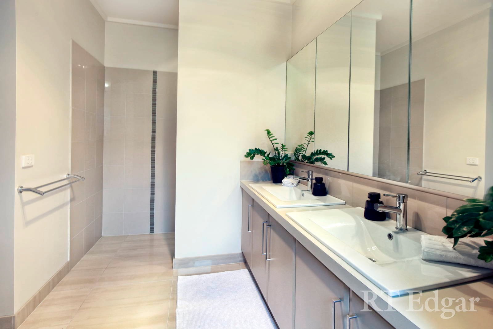 Property Gallery Thumbnail 10