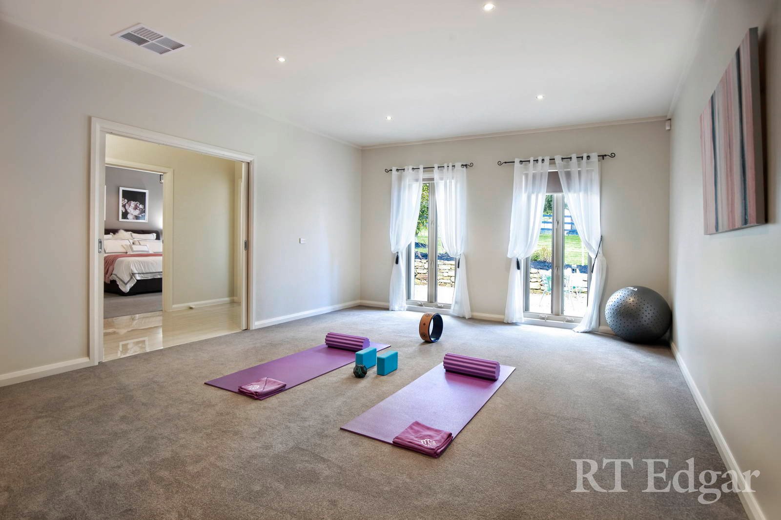 Property Gallery Thumbnail 11