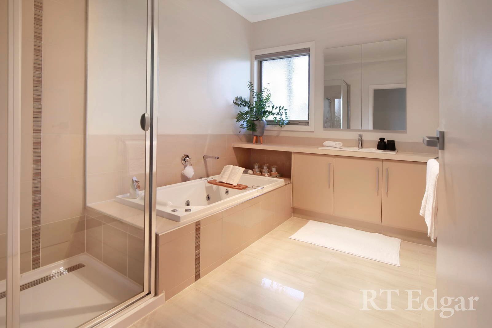 Property Gallery Thumbnail 14