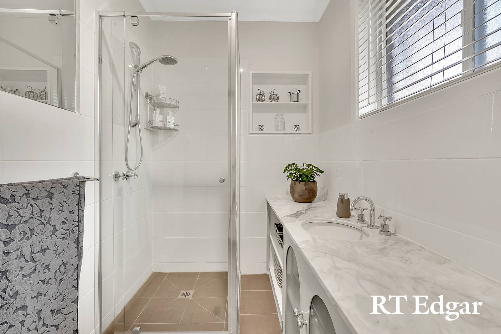 Property Gallery Thumbnail 13