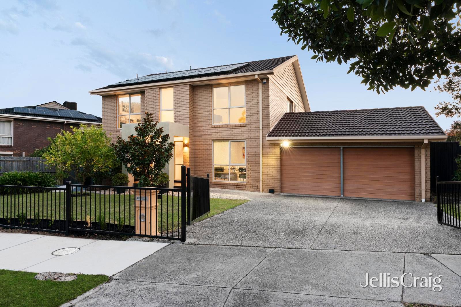 1 Beresford Close, Doncaster&nbsp;East image 1