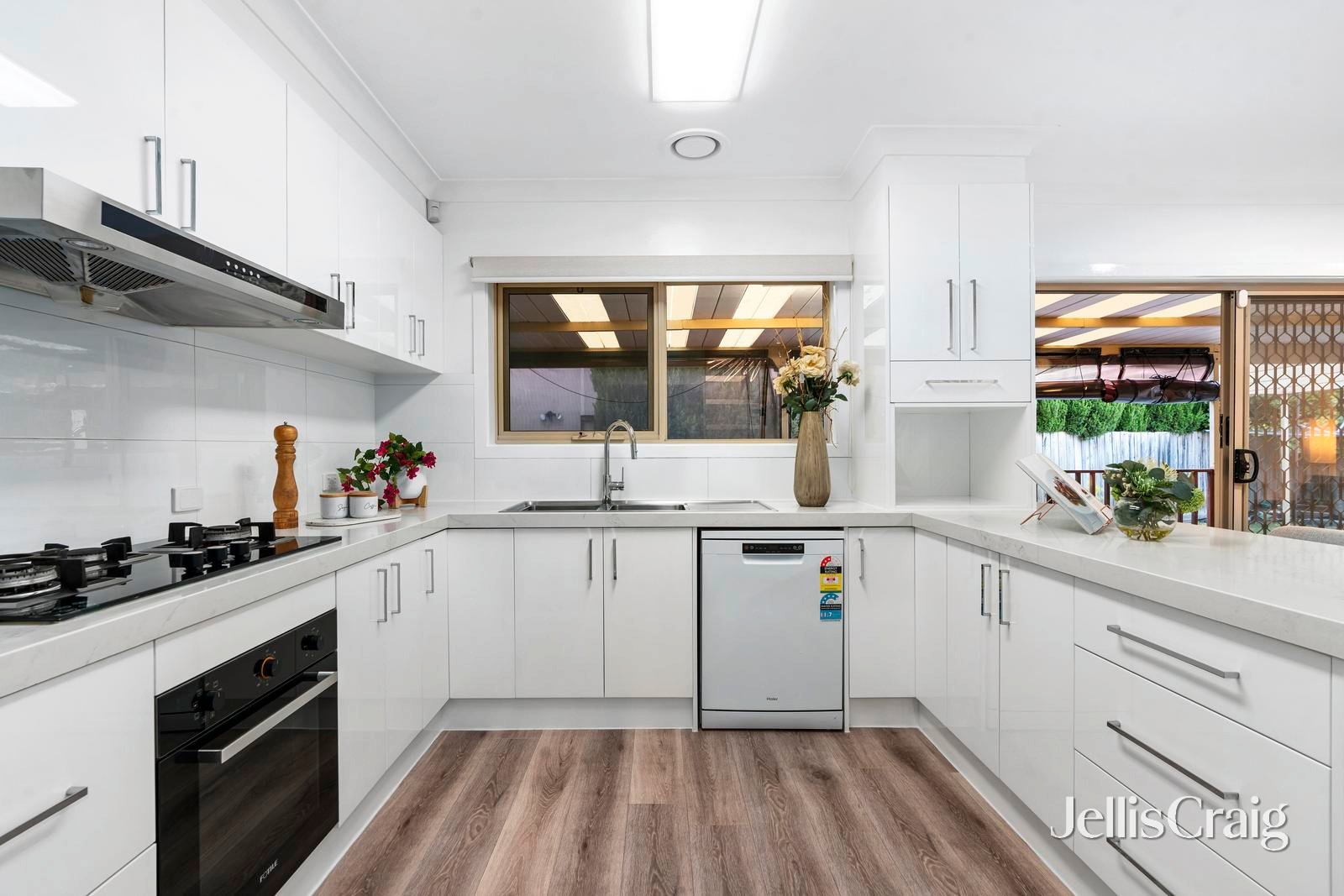 1 Beresford Close, Doncaster&nbsp;East image 3