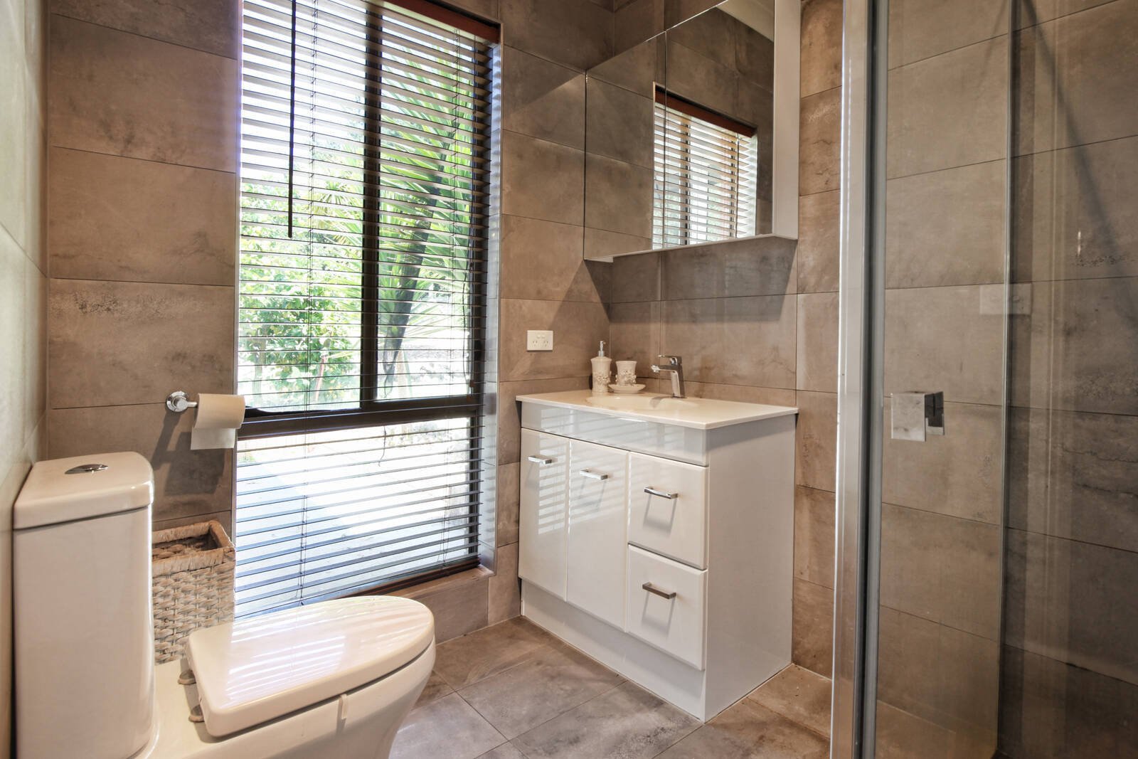 Property Gallery Thumbnail 10