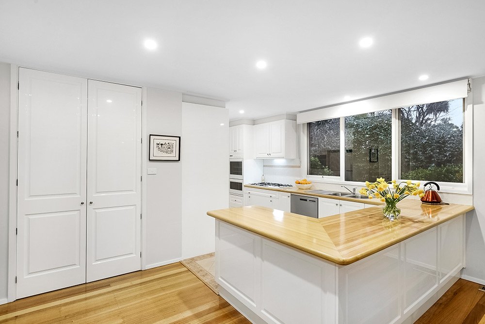 1 Blenheim Avenue, Glen Waverley image 4
