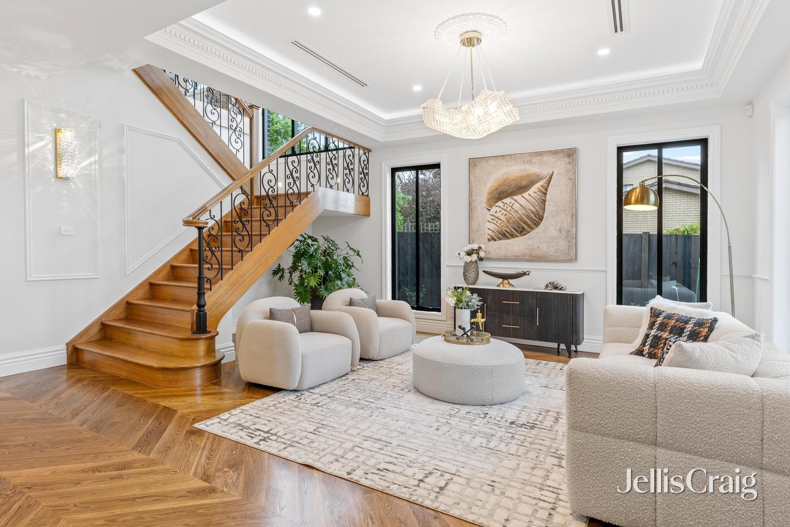 1 Boronia Drive, Glen&nbsp;Waverley image 2