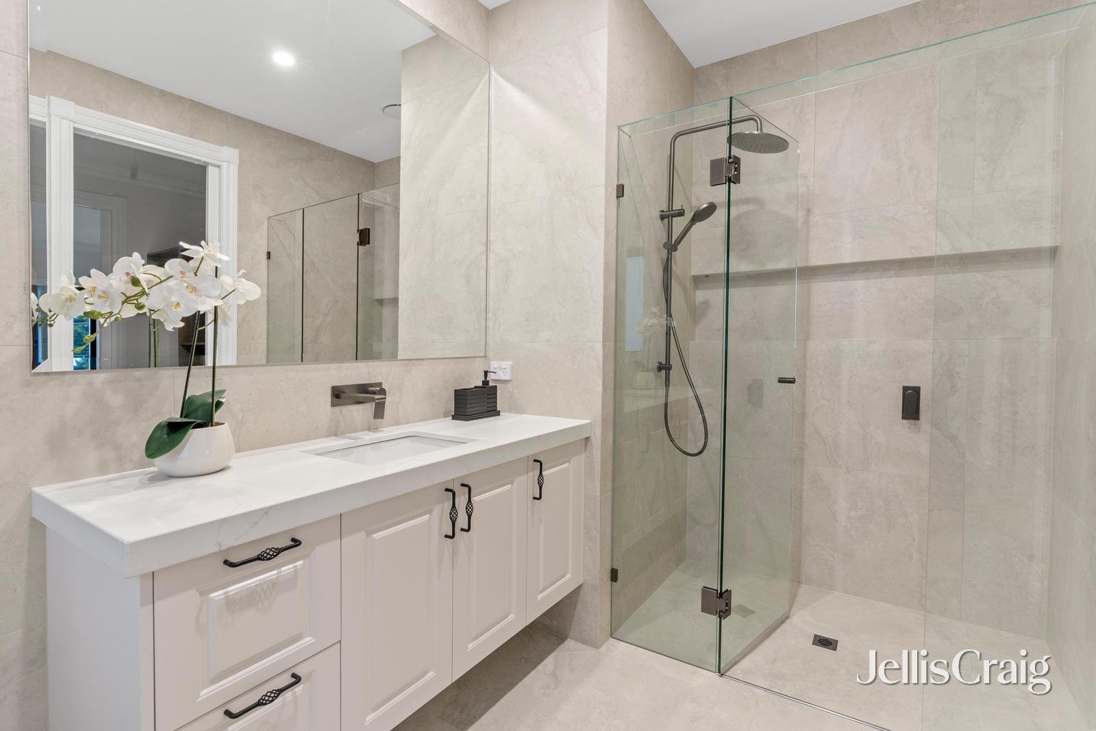 1 Boronia Drive, Glen&nbsp;Waverley image 19