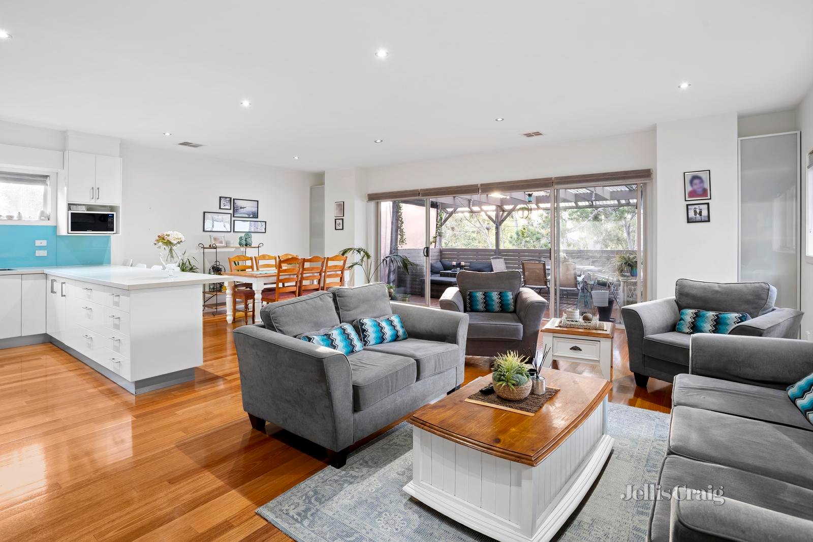 1 Botanic Drive, Doncaster image 2