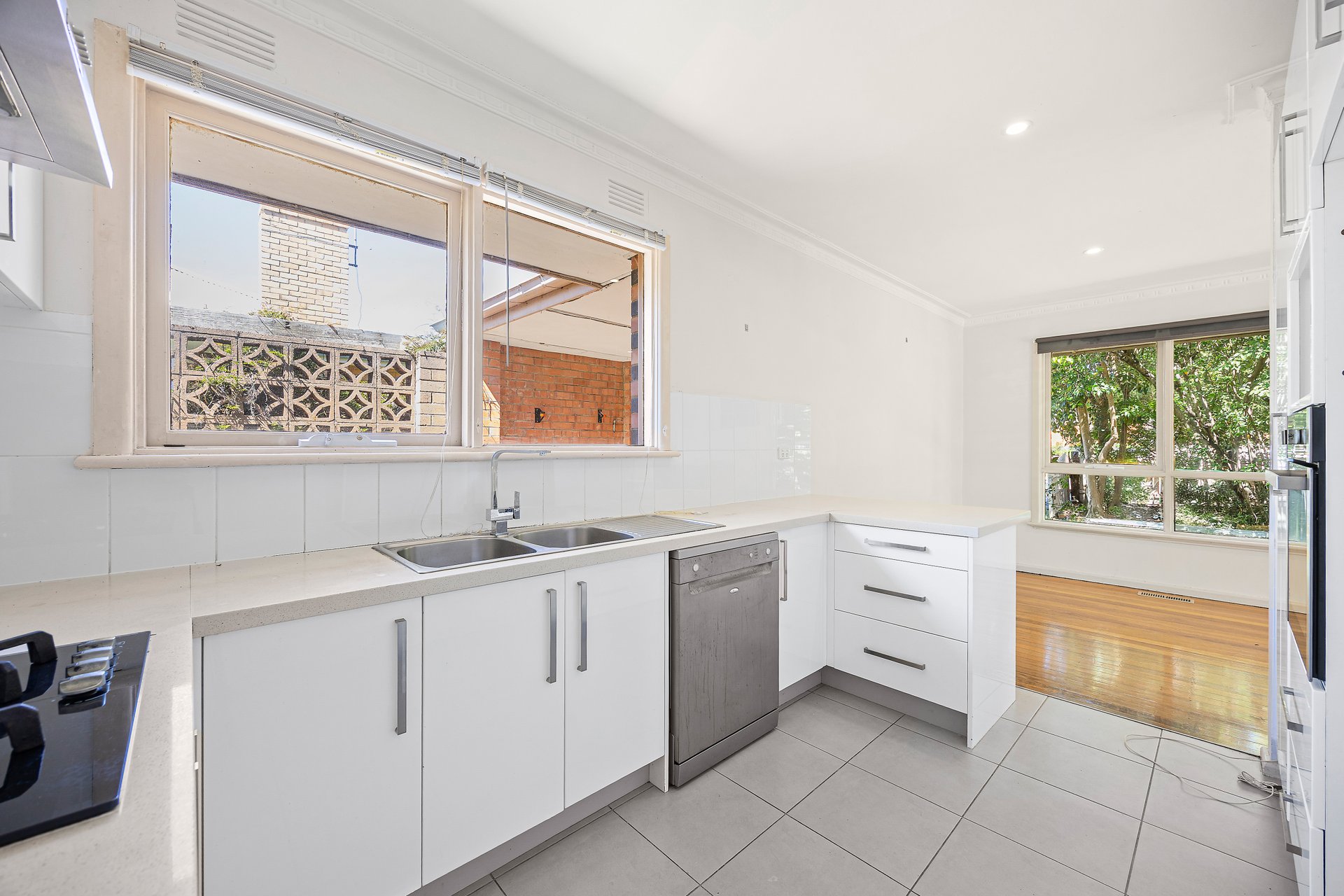 1 Box Avenue, Forest Hill image 5