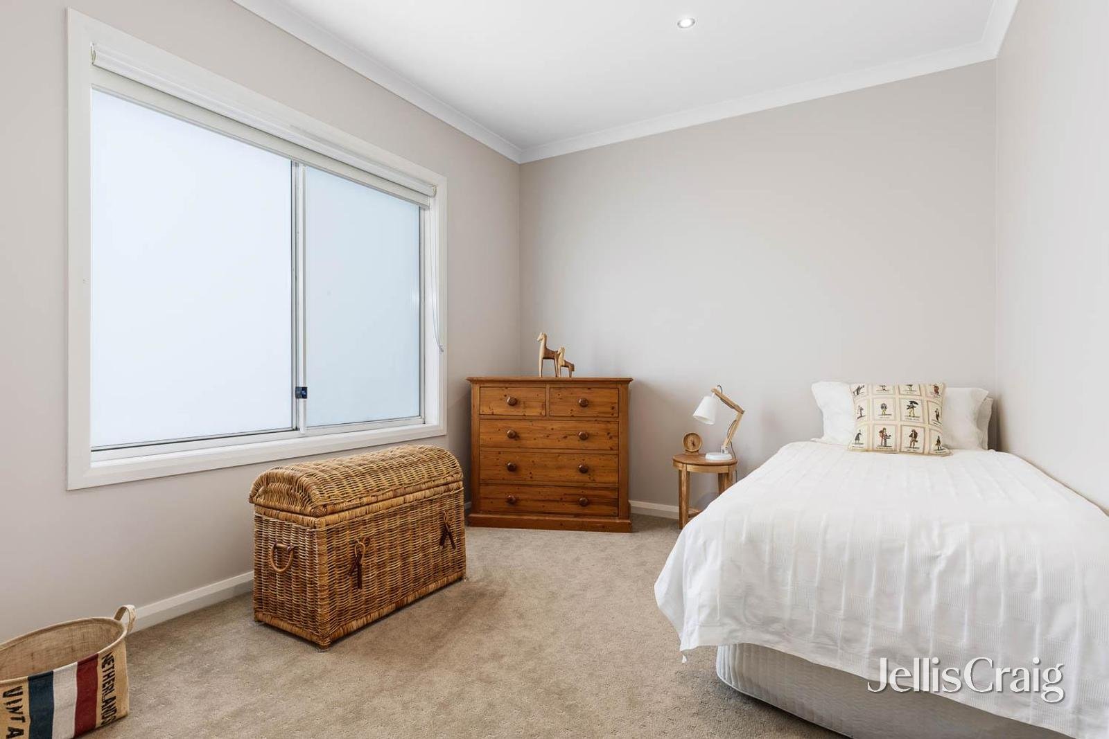 1 Braches Lane, Newington image 15