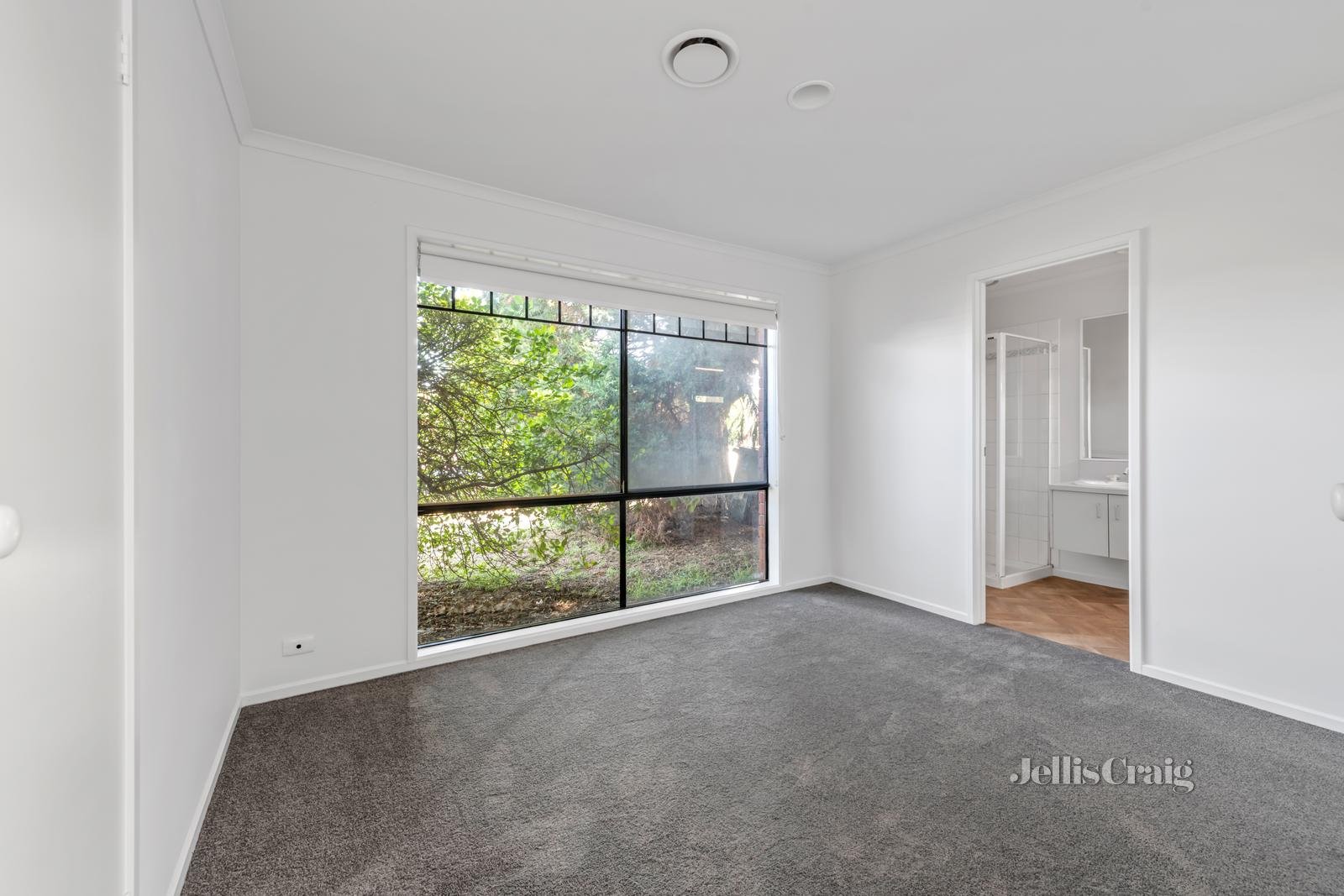 1 Bradworth Street, Craigieburn image 2