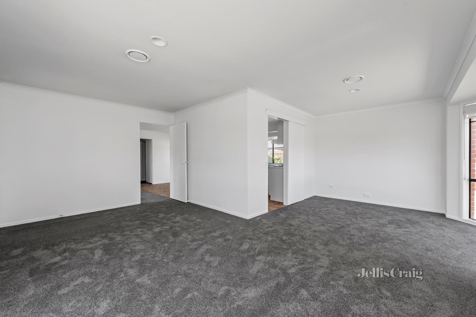 1 Bradworth Street, Craigieburn image 7