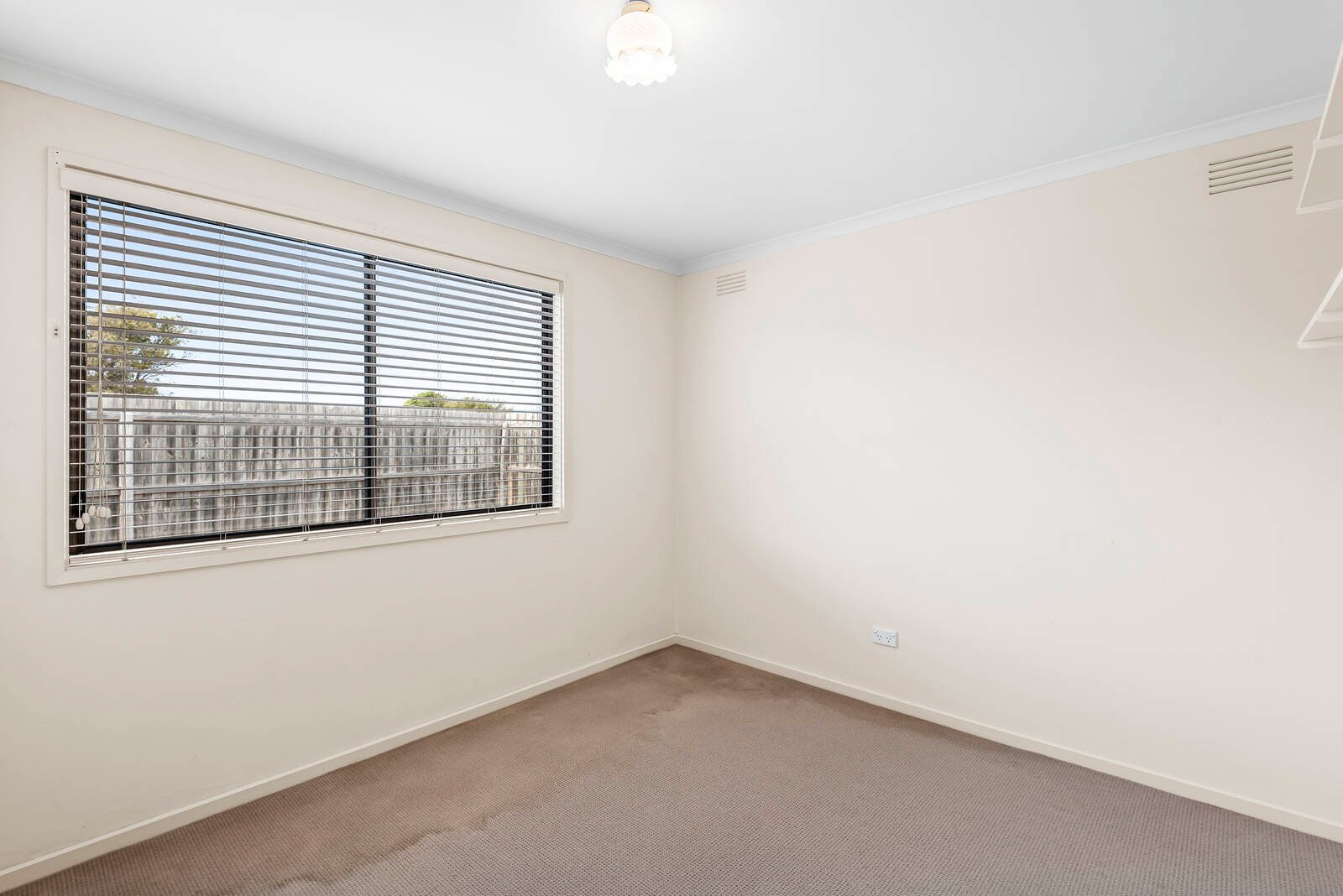Property Gallery Thumbnail 8