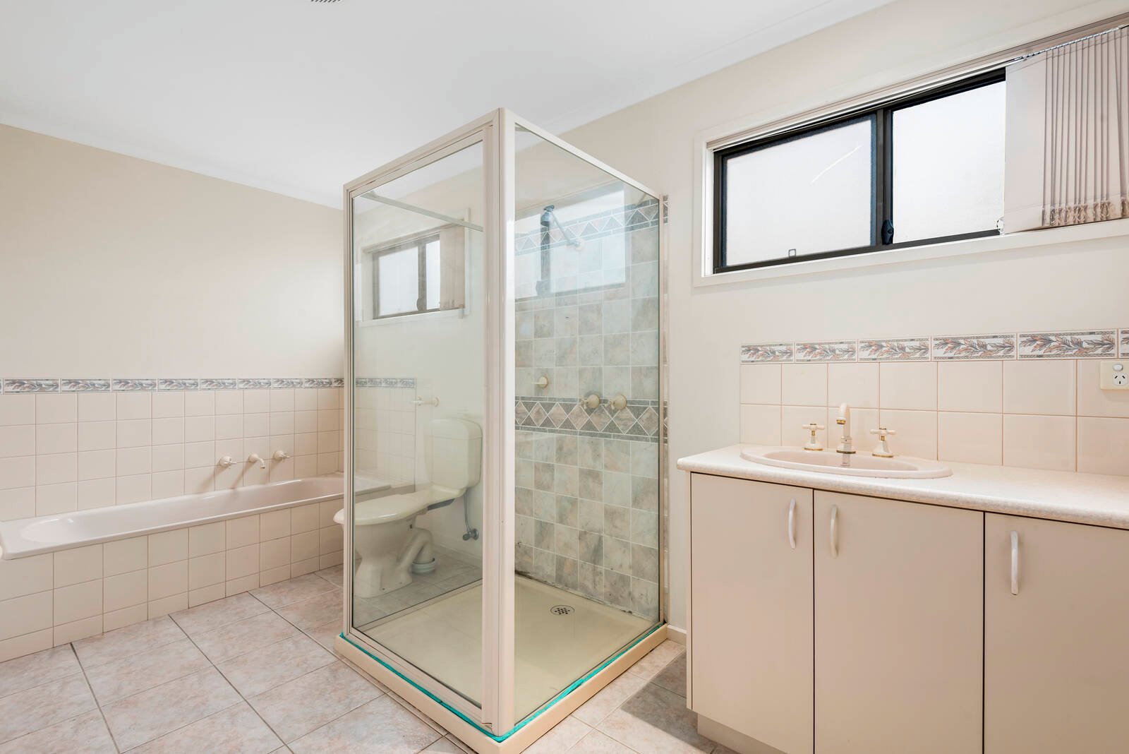 Property Gallery Thumbnail 9