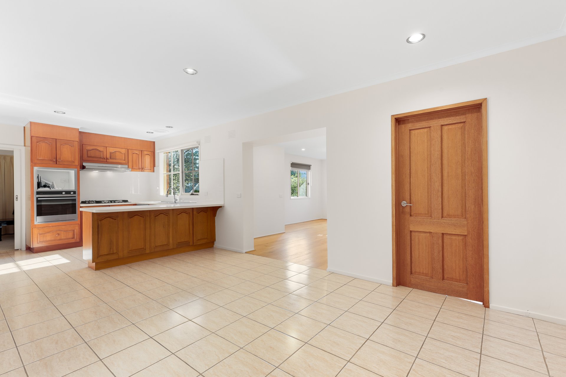 1 Buxton Court, Wheelers Hill image 2