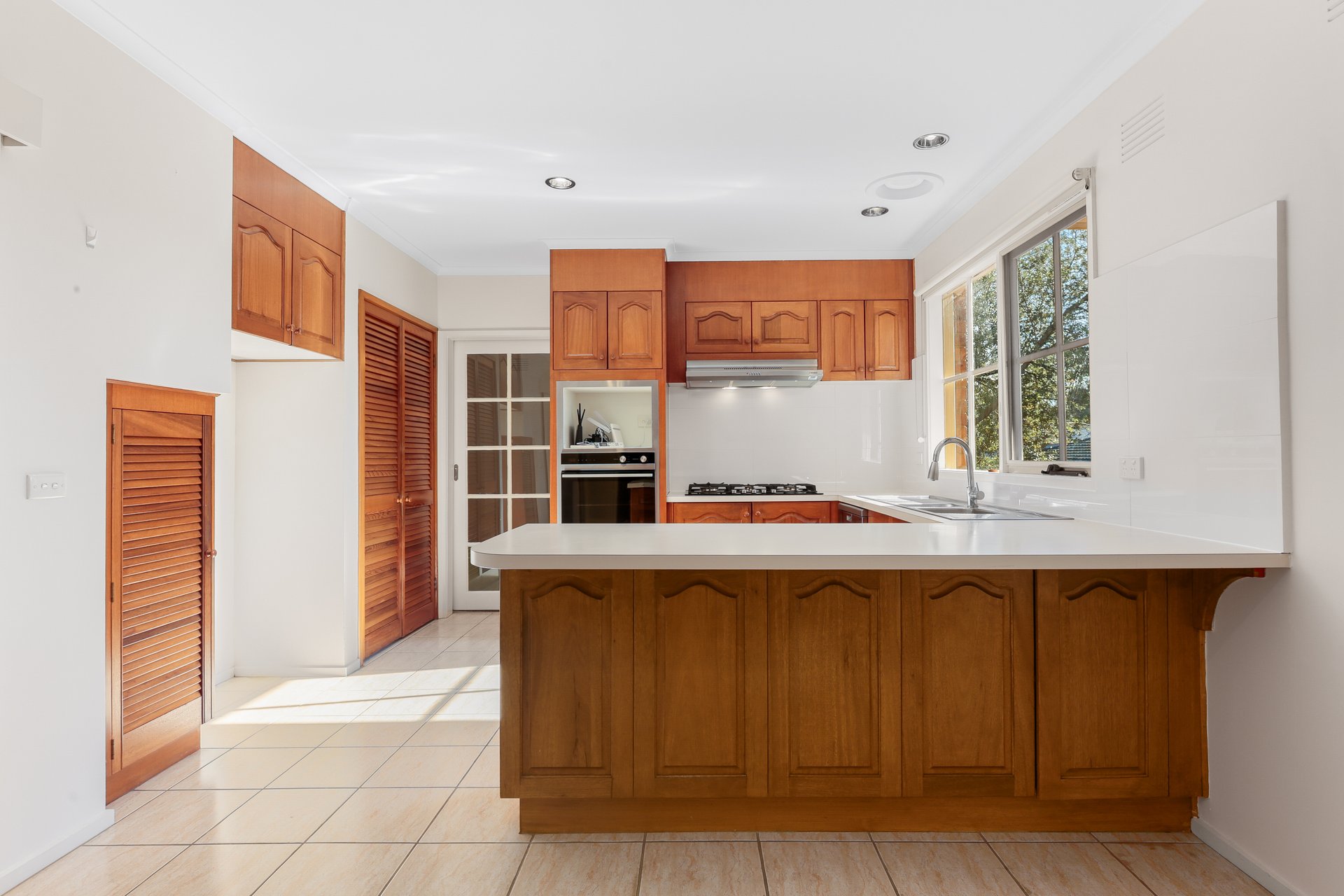 1 Buxton Court, Wheelers Hill image 3