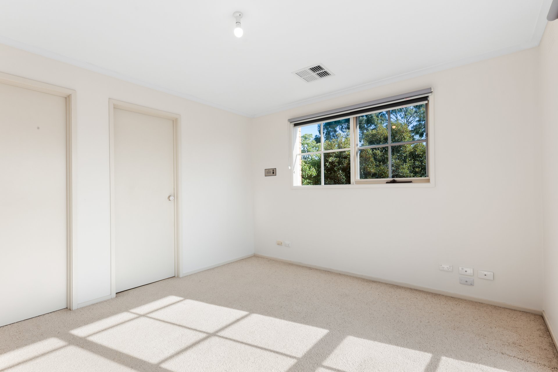 1 Buxton Court, Wheelers Hill image 7