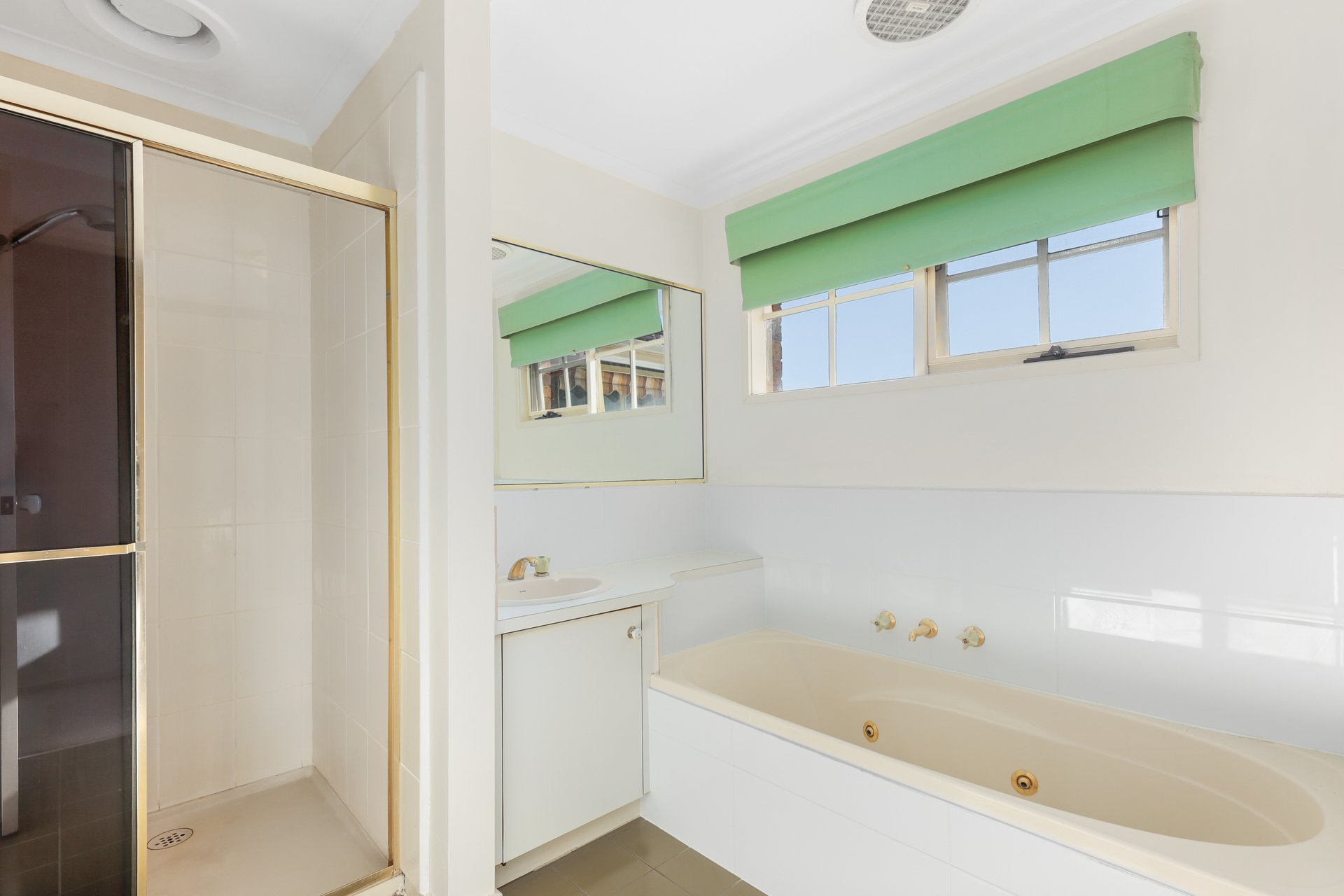 1 Buxton Court, Wheelers Hill image 9