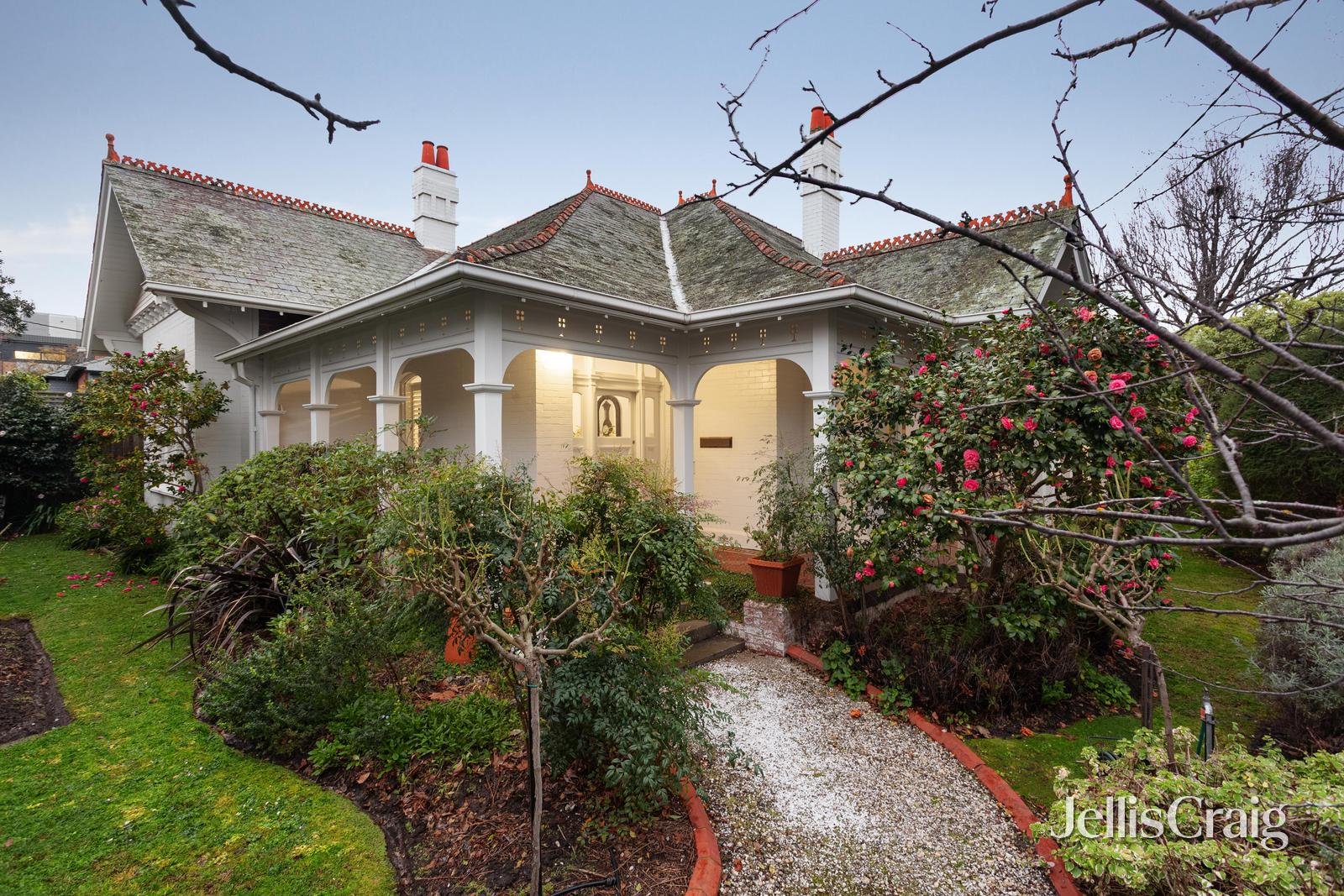 1 Canberra Grove, Malvern image 2