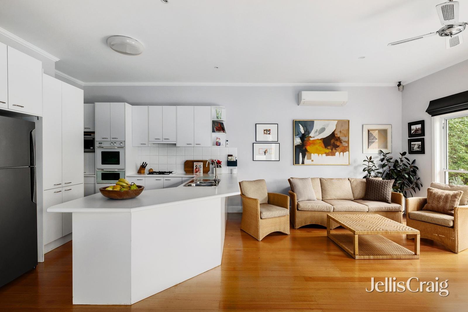 1 Canberra Grove, Malvern image 8