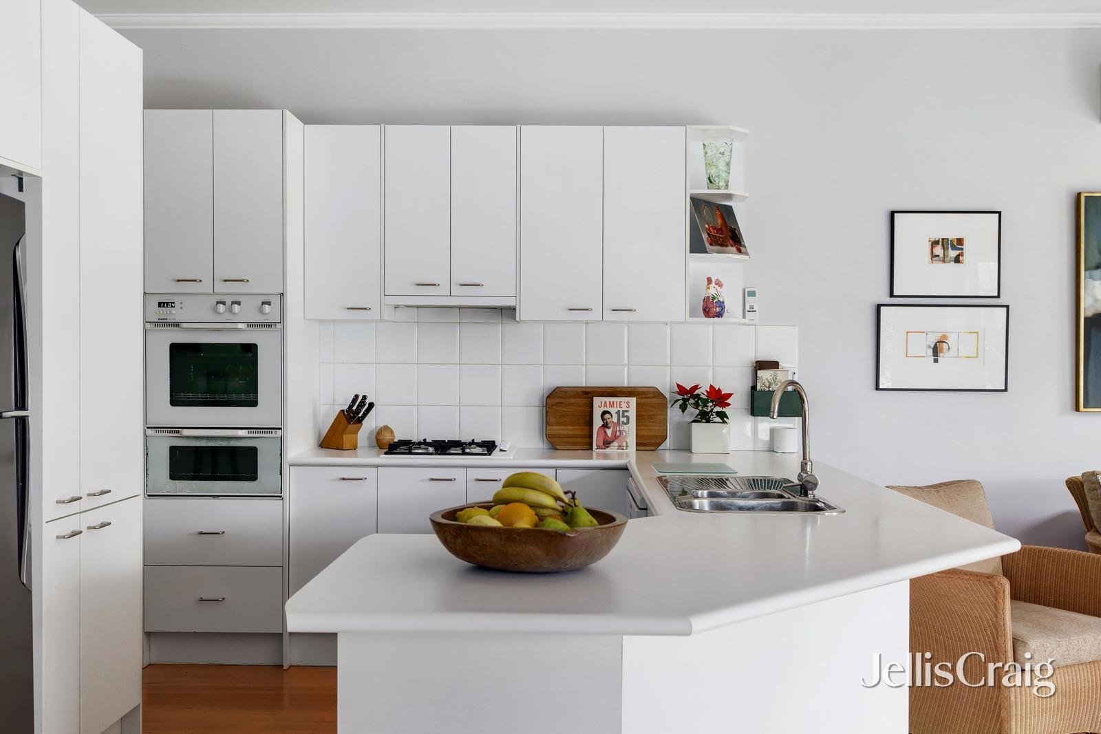 1 Canberra Grove, Malvern image 9