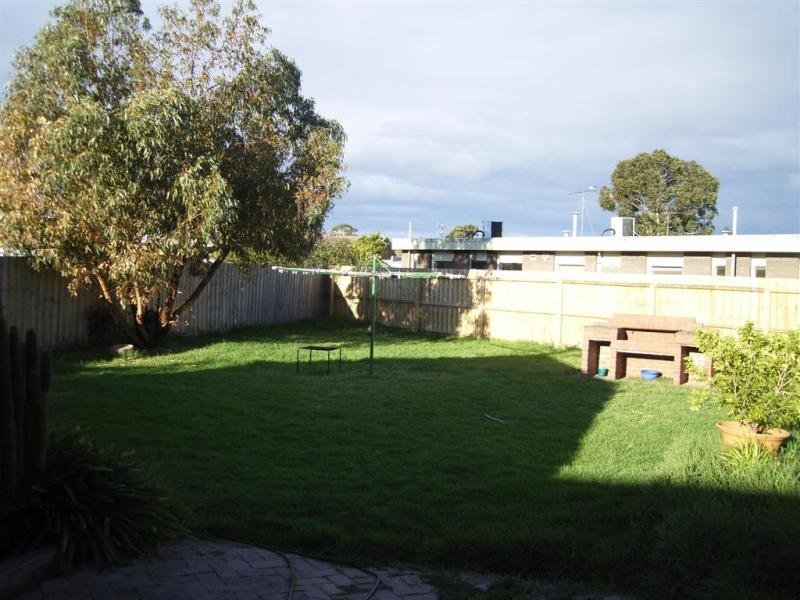 1 Carol Court, Newcomb image 4