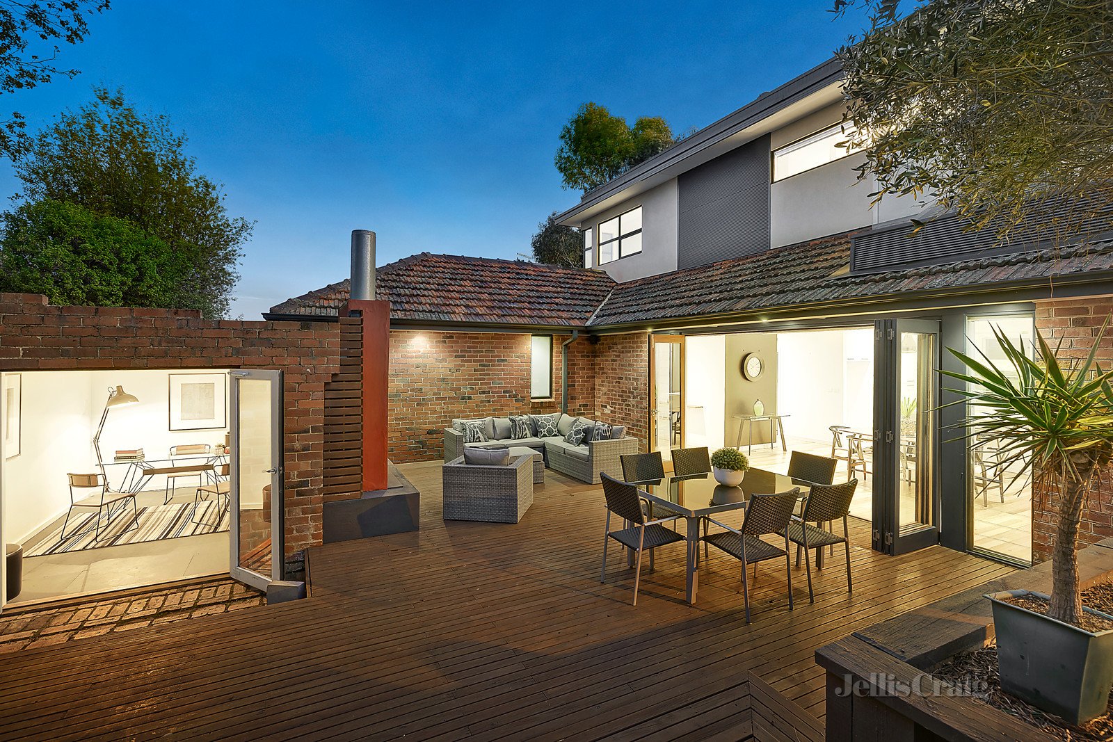 1 Carrol Grove, Mount Waverley image 12