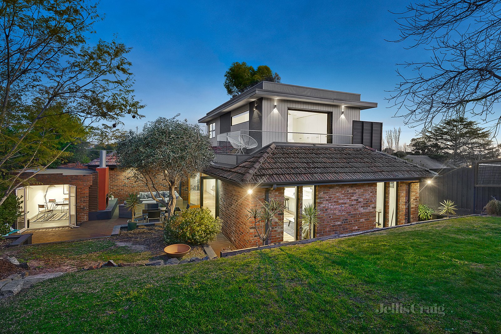 1 Carrol Grove, Mount Waverley image 13