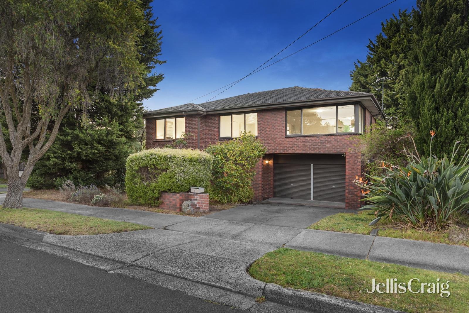 1 Castlereagh Court, Mount Waverley image 1